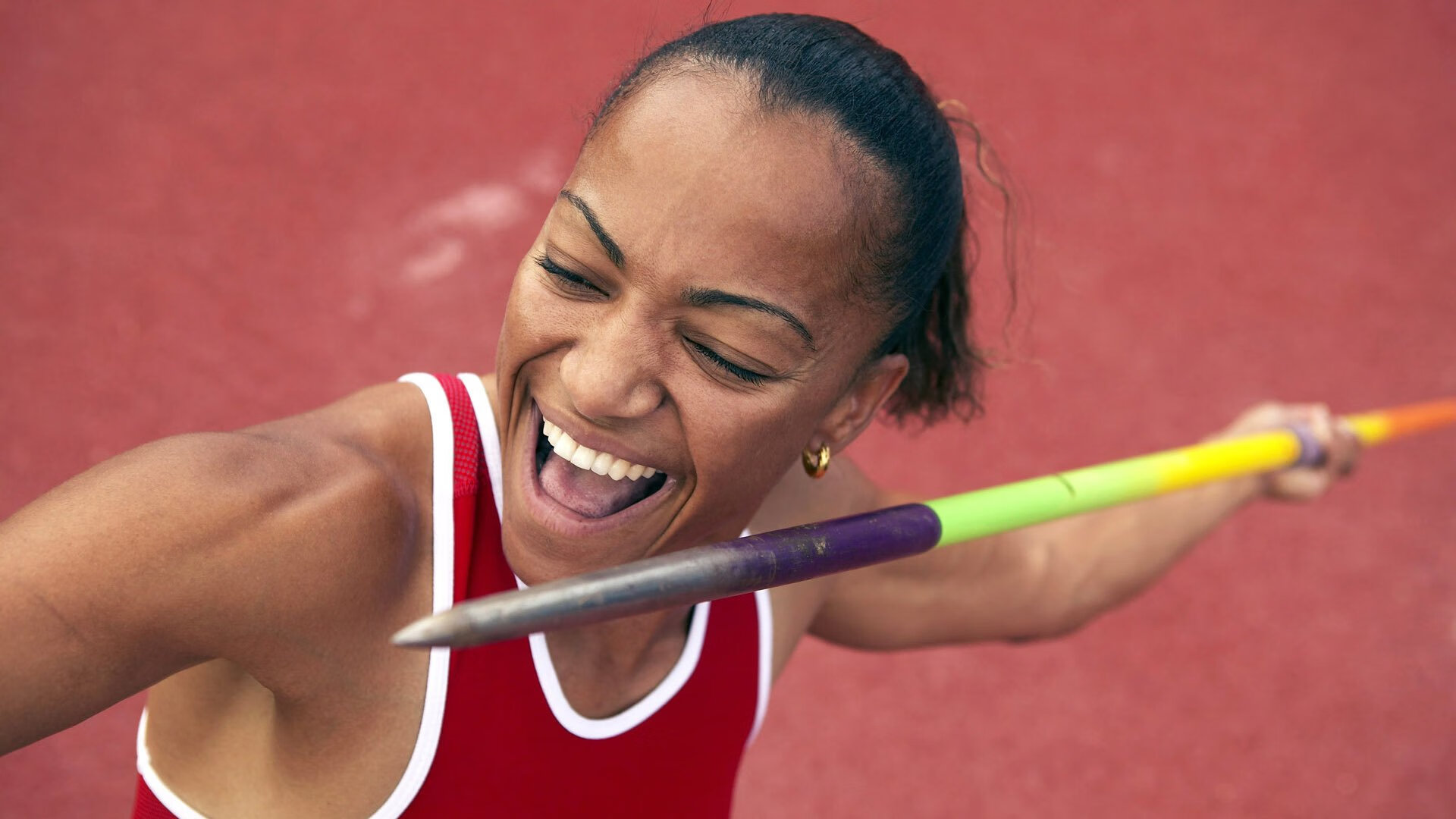 _都市登山挑战:攀越天际线的勇敢征程_,攀登天梯图片